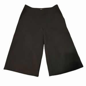 Forever 21 black wide leg capri size w29